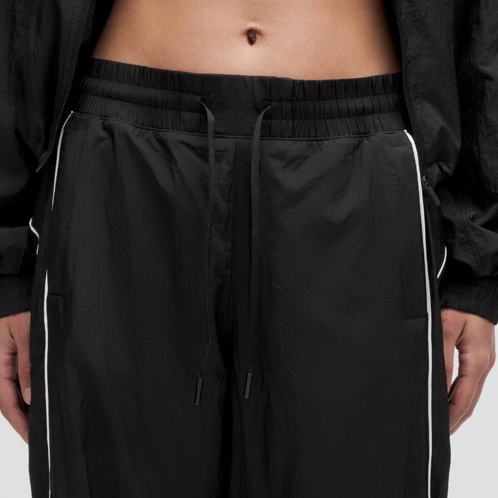 Women’s lululemon joggers - Picture 4 of 7